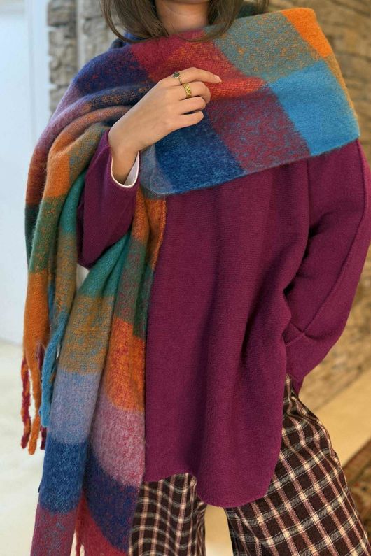 Valley Scarf 10 /18=